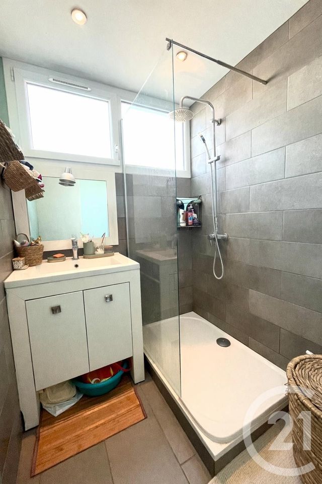 Appartement T3 à vendre - 3 pièces - 60.42 m2 - VILLEURBANNE - 69 - RHONE-ALPES - Century 21 Villa Urbana