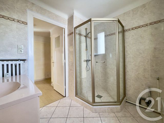 Appartement T3 à vendre - 3 pièces - 69.83 m2 - VILLEURBANNE - 69 - RHONE-ALPES - Century 21 Villa Urbana