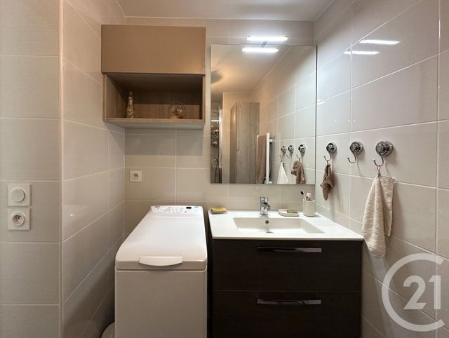 Appartement T3 à vendre - 3 pièces - 62.36 m2 - VILLEURBANNE - 69 - RHONE-ALPES - Century 21 Villa Urbana