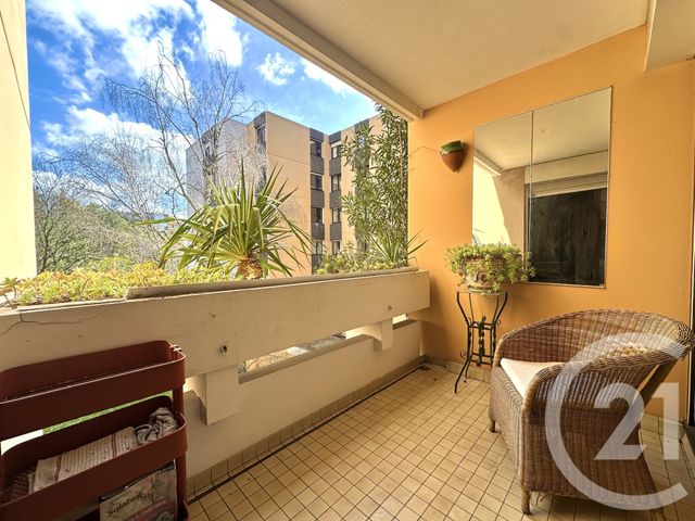 Appartement T3 à vendre - 3 pièces - 74.05 m2 - VILLEURBANNE - 69 - RHONE-ALPES - Century 21 Villa Urbana