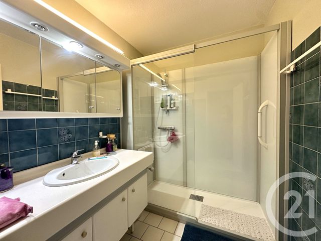 Appartement T3 à vendre - 3 pièces - 74.05 m2 - VILLEURBANNE - 69 - RHONE-ALPES - Century 21 Villa Urbana