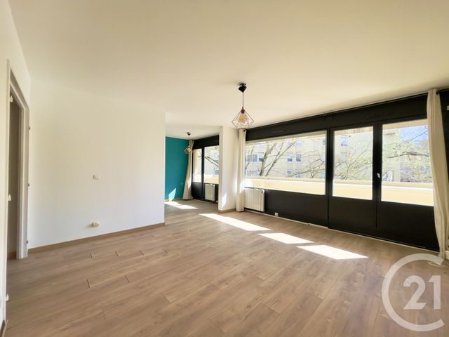 Appartement T3 à vendre - 3 pièces - 64.01 m2 - VILLEURBANNE - 69 - RHONE-ALPES - Century 21 Villa Urbana