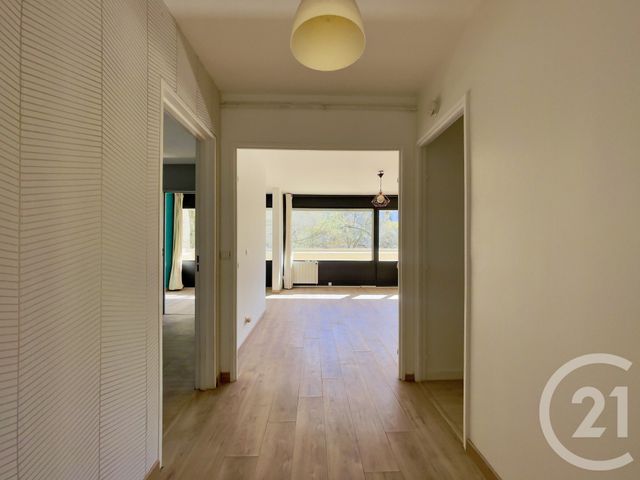 Appartement T3 à vendre - 3 pièces - 64.01 m2 - VILLEURBANNE - 69 - RHONE-ALPES - Century 21 Villa Urbana