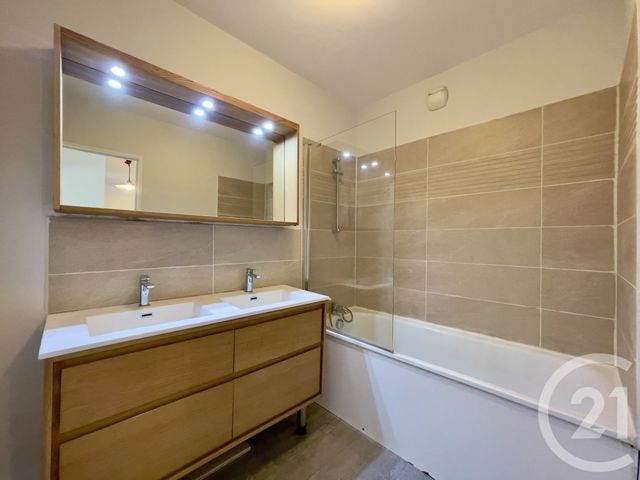 Appartement T3 à vendre - 3 pièces - 64.01 m2 - VILLEURBANNE - 69 - RHONE-ALPES - Century 21 Villa Urbana