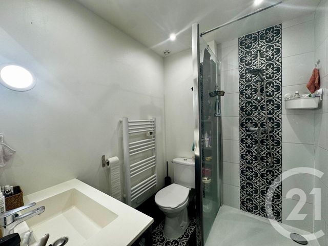 Appartement T1 à vendre - 2 pièces - 31.0 m2 - VILLEURBANNE - 69 - RHONE-ALPES - Century 21 Villa Urbana