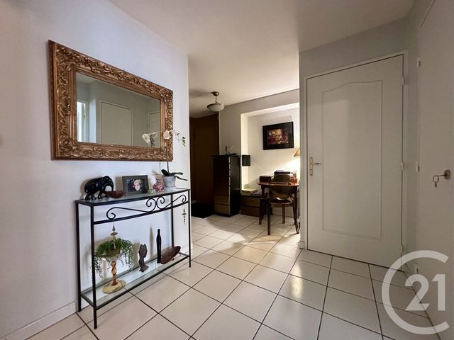 Appartement T3 à vendre - 3 pièces - 80.79 m2 - VILLEURBANNE - 69 - RHONE-ALPES - Century 21 Villa Urbana