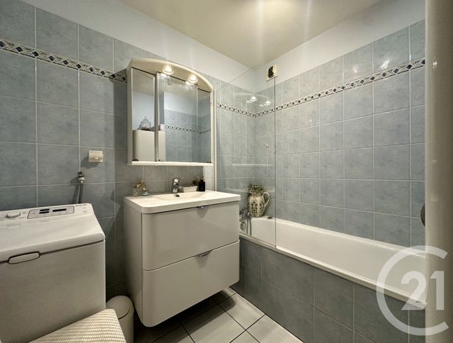 Appartement T3 à vendre - 3 pièces - 80.79 m2 - VILLEURBANNE - 69 - RHONE-ALPES - Century 21 Villa Urbana