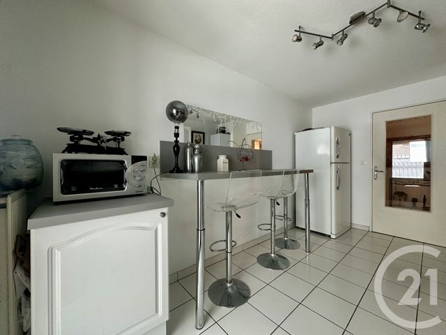 Appartement T3 à vendre - 3 pièces - 80.79 m2 - VILLEURBANNE - 69 - RHONE-ALPES - Century 21 Villa Urbana