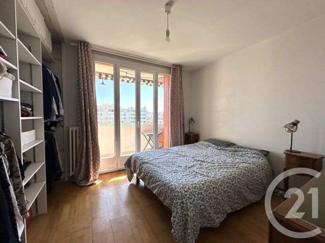 Appartement T4 à vendre - 4 pièces - 64.0 m2 - VILLEURBANNE - 69 - RHONE-ALPES - Century 21 Villa Urbana