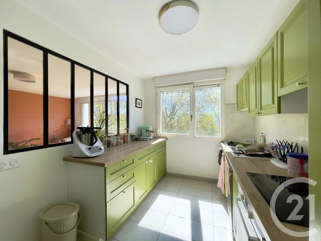 Appartement T4 à vendre - 4 pièces - 83.28 m2 - VILLEURBANNE - 69 - RHONE-ALPES - Century 21 Villa Urbana