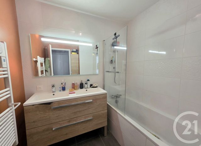 Appartement F4 à vendre - 4 pièces - 81.0 m2 - VILLEURBANNE - 69 - RHONE-ALPES - Century 21 Villa Urbana