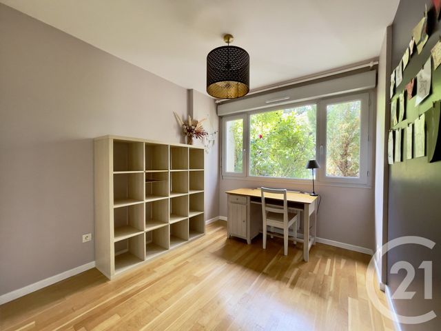 Appartement T3 à vendre - 3 pièces - 60.3 m2 - VILLEURBANNE - 69 - RHONE-ALPES - Century 21 Villa Urbana