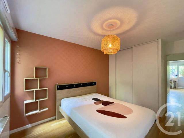 Appartement T3 à vendre - 3 pièces - 60.3 m2 - VILLEURBANNE - 69 - RHONE-ALPES - Century 21 Villa Urbana