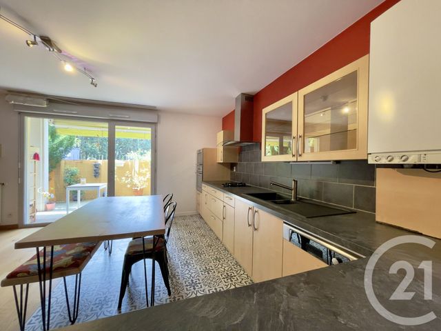 Appartement T3 à vendre - 3 pièces - 60.3 m2 - VILLEURBANNE - 69 - RHONE-ALPES - Century 21 Villa Urbana