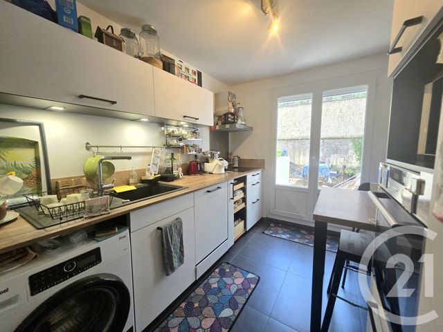 Appartement T3 à vendre - 3 pièces - 61.02 m2 - VILLEURBANNE - 69 - RHONE-ALPES - Century 21 Villa Urbana