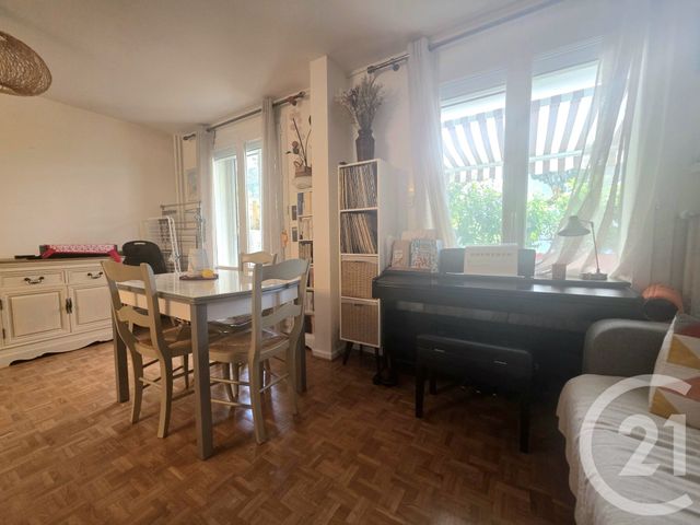 Appartement T3 à vendre - 3 pièces - 61.02 m2 - VILLEURBANNE - 69 - RHONE-ALPES - Century 21 Villa Urbana
