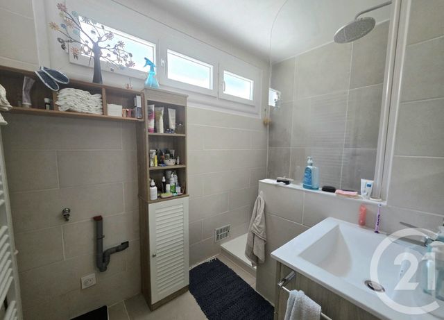Appartement T3 à vendre - 3 pièces - 61.02 m2 - VILLEURBANNE - 69 - RHONE-ALPES - Century 21 Villa Urbana