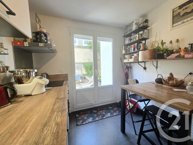 Appartement T3 à vendre - 3 pièces - 61.02 m2 - VILLEURBANNE - 69 - RHONE-ALPES - Century 21 Villa Urbana