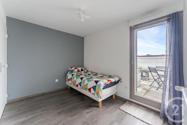Appartement F4 à vendre - 4 pièces - 84.0 m2 - ST PRIEST - 69 - RHONE-ALPES - Century 21 Villa Urbana