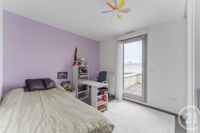 Appartement F4 à vendre - 4 pièces - 84.0 m2 - ST PRIEST - 69 - RHONE-ALPES - Century 21 Villa Urbana