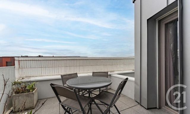 Appartement F4 à vendre - 4 pièces - 84.0 m2 - ST PRIEST - 69 - RHONE-ALPES - Century 21 Villa Urbana