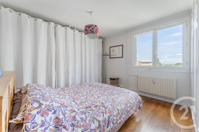 Appartement à vendre - 4 pièces - 78.0 m2 - BRON - 69 - RHONE-ALPES - Century 21 Villa Urbana