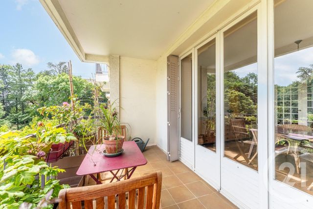 Appartement à vendre - 4 pièces - 78.0 m2 - BRON - 69 - RHONE-ALPES - Century 21 Villa Urbana