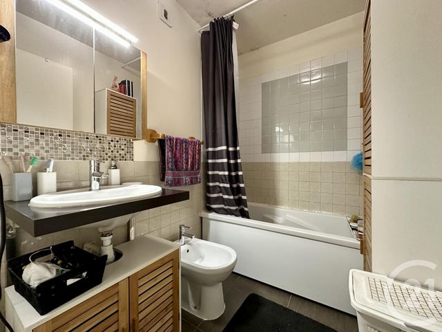 Appartement T5 à vendre - 5 pièces - 98.25 m2 - VILLEURBANNE - 69 - RHONE-ALPES - Century 21 Villa Urbana