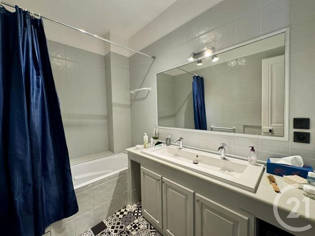 Appartement F3 à vendre - 3 pièces - 73.0 m2 - VILLEURBANNE - 69 - RHONE-ALPES - Century 21 Villa Urbana