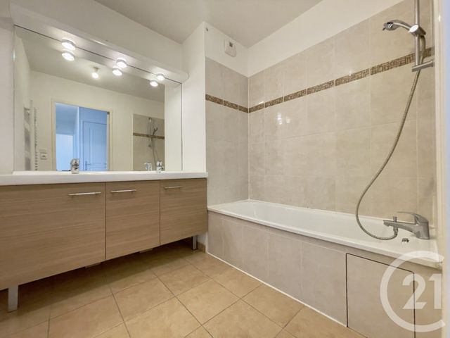 Appartement T3 à vendre - 3 pièces - 60.0 m2 - VILLEURBANNE - 69 - RHONE-ALPES - Century 21 Villa Urbana