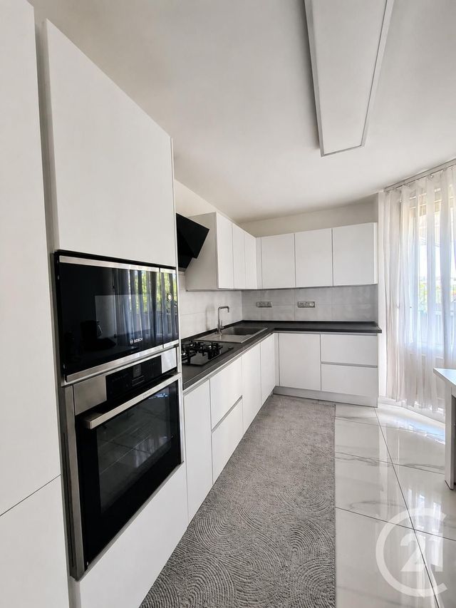 Appartement F4 à vendre - 4 pièces - 85.0 m2 - VAULX EN VELIN - 69 - RHONE-ALPES - Century 21 Villa Urbana