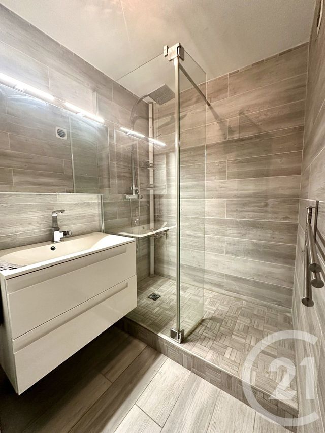 Appartement T4 à vendre - 4 pièces - 76.63 m2 - VILLEURBANNE - 69 - RHONE-ALPES - Century 21 Villa Urbana
