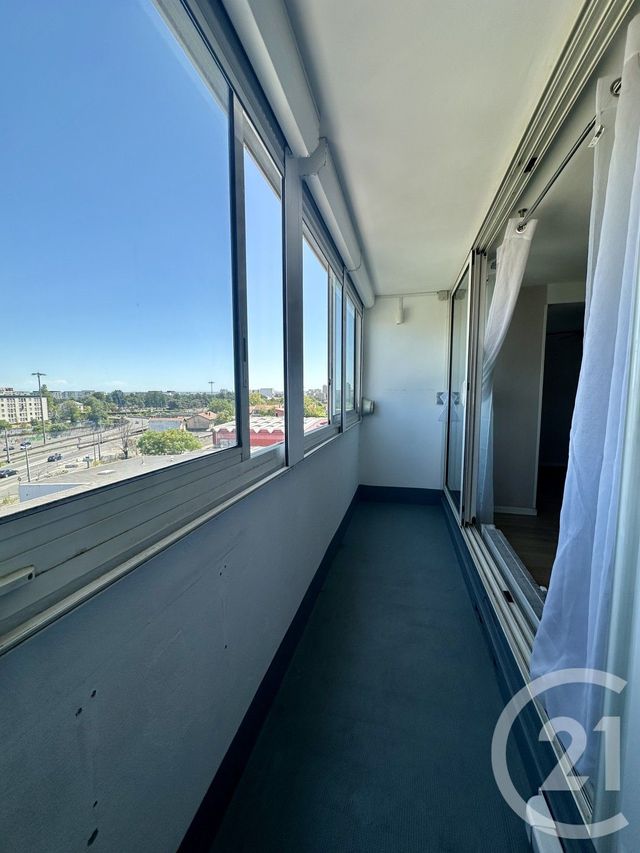 Appartement T4 à vendre - 4 pièces - 76.63 m2 - VILLEURBANNE - 69 - RHONE-ALPES - Century 21 Villa Urbana