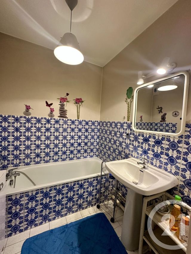 Appartement T3 à vendre - 3 pièces - 61.24 m2 - VILLEURBANNE - 69 - RHONE-ALPES - Century 21 Villa Urbana