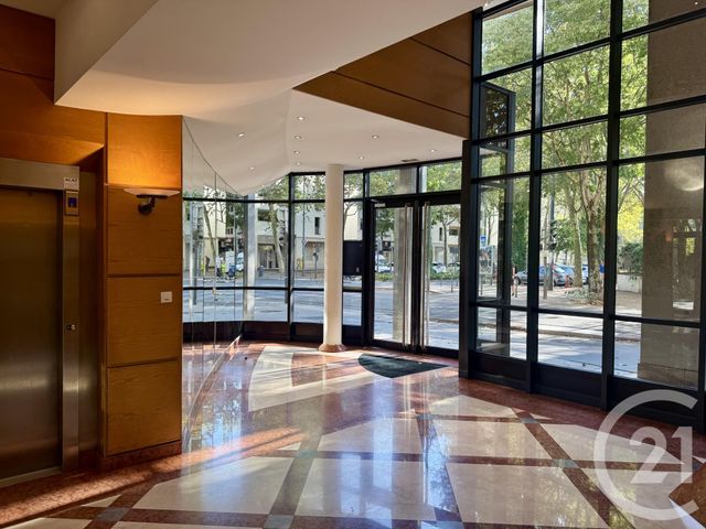 Appartement F3 à vendre - 3 pièces - 74.0 m2 - VILLEURBANNE - 69 - RHONE-ALPES - Century 21 Villa Urbana