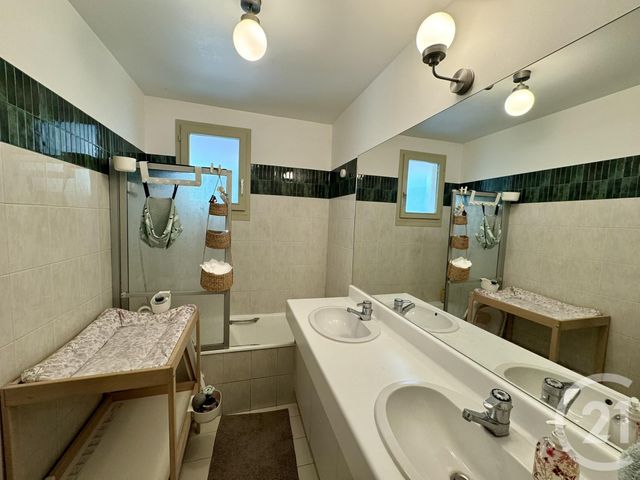 Appartement F3 à vendre - 3 pièces - 74.0 m2 - VILLEURBANNE - 69 - RHONE-ALPES - Century 21 Villa Urbana
