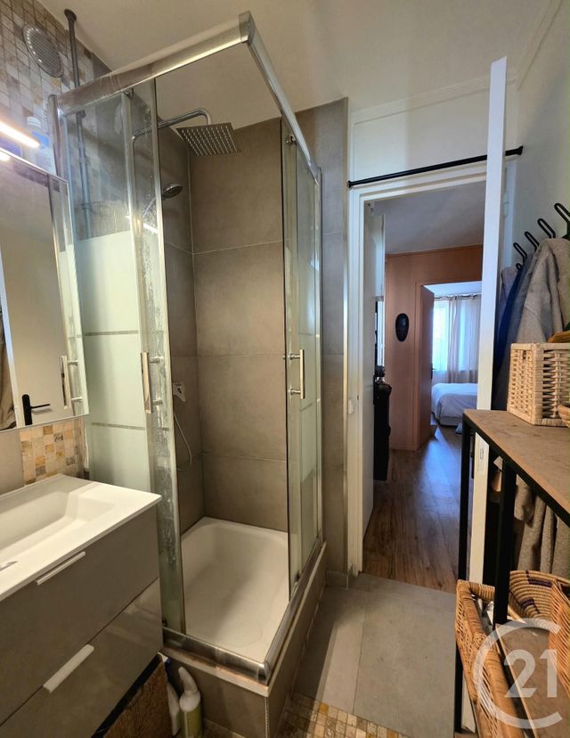 Appartement T2 à vendre - 2 pièces - 49.0 m2 - VILLEURBANNE - 69 - RHONE-ALPES - Century 21 Villa Urbana