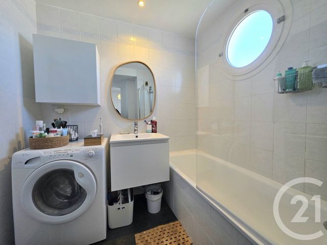 Appartement T2 à vendre - 2 pièces - 49.0 m2 - VILLEURBANNE - 69 - RHONE-ALPES - Century 21 Villa Urbana