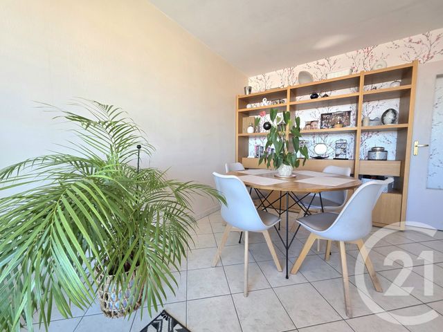 Appartement T2 à vendre - 2 pièces - 49.0 m2 - VILLEURBANNE - 69 - RHONE-ALPES - Century 21 Villa Urbana