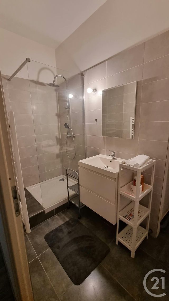 Appartement T2 à vendre - 2 pièces - 45.33 m2 - LYON - 69007 - RHONE-ALPES - Century 21 Villa Urbana