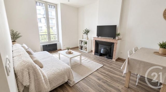 Appartement T2 à vendre - 2 pièces - 45.33 m2 - LYON - 69007 - RHONE-ALPES - Century 21 Villa Urbana