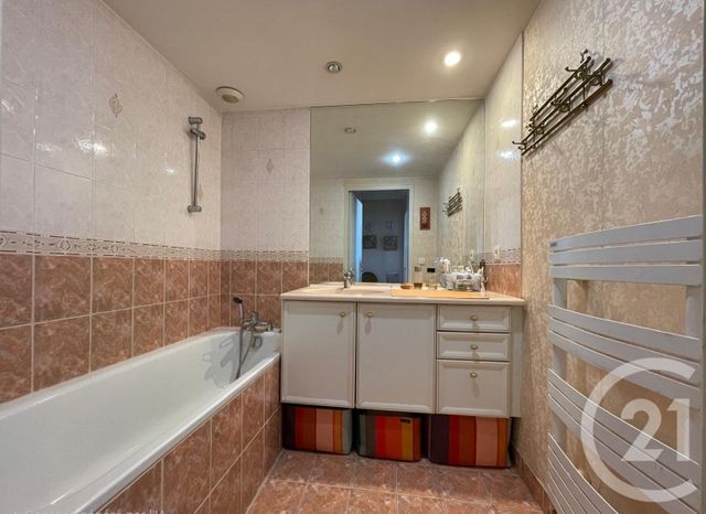 Appartement T3 à vendre - 3 pièces - 72.0 m2 - VILLEURBANNE - 69 - RHONE-ALPES - Century 21 Villa Urbana