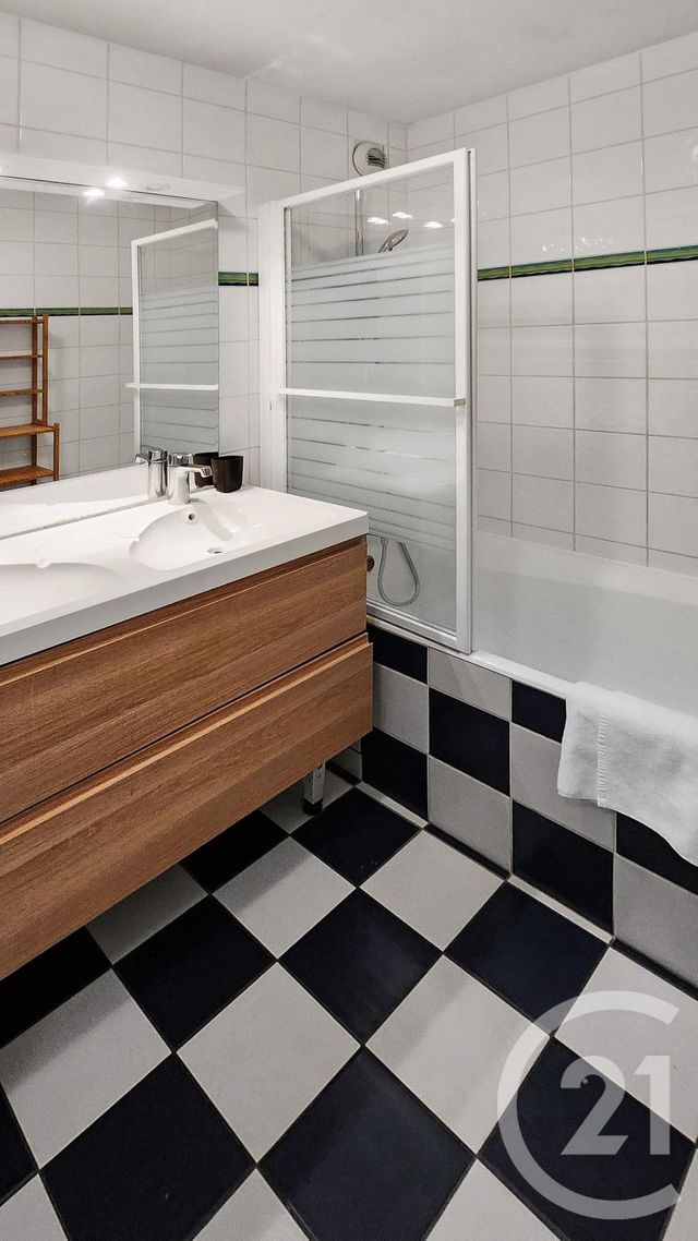Appartement F3 à vendre - 3 pièces - 66.0 m2 - VILLEURBANNE - 69 - RHONE-ALPES - Century 21 Villa Urbana