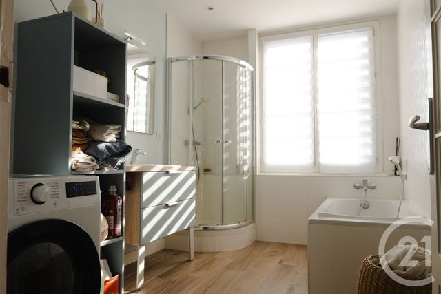 Appartement T3 à vendre - 3 pièces - 64.81 m2 - VILLEURBANNE - 69 - RHONE-ALPES - Century 21 Villa Urbana
