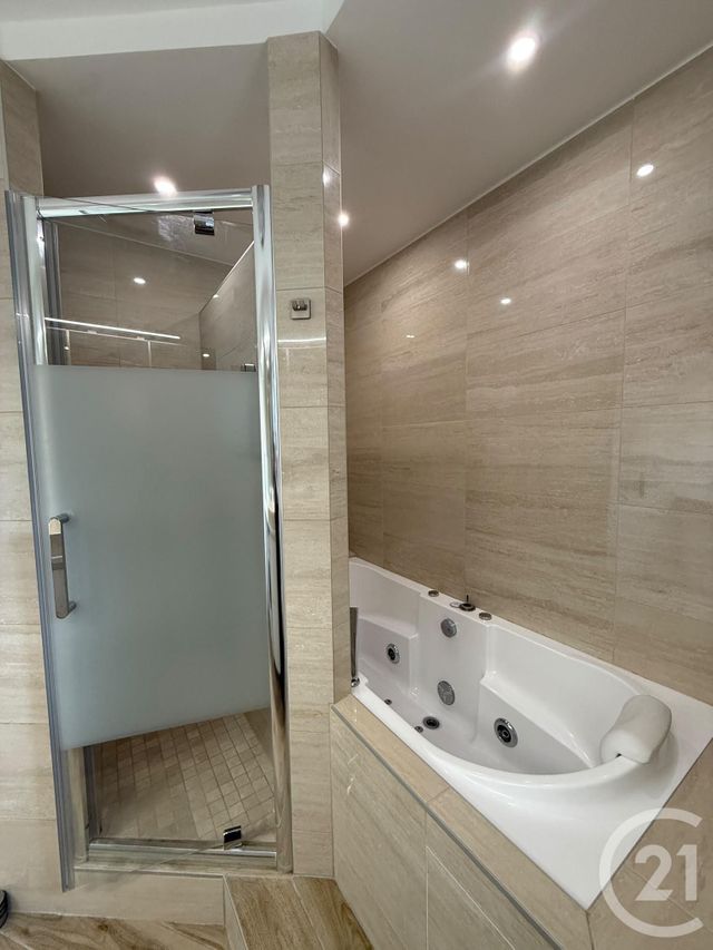 Appartement T4 à vendre - 4 pièces - 84.25 m2 - VILLEURBANNE - 69 - RHONE-ALPES - Century 21 Villa Urbana