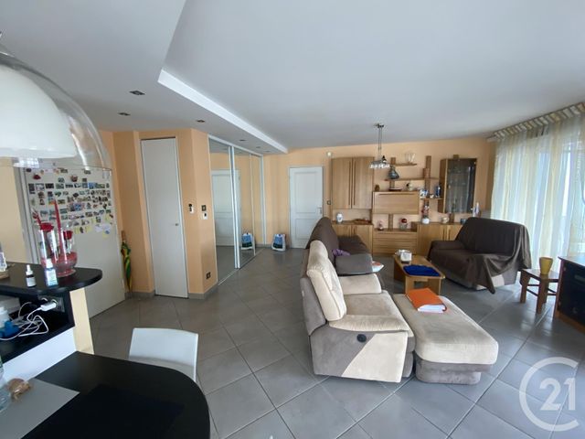 Appartement T3 à vendre - 3 pièces - 92.0 m2 - DECINES CHARPIEU - 69 - RHONE-ALPES - Century 21 Villa Urbana