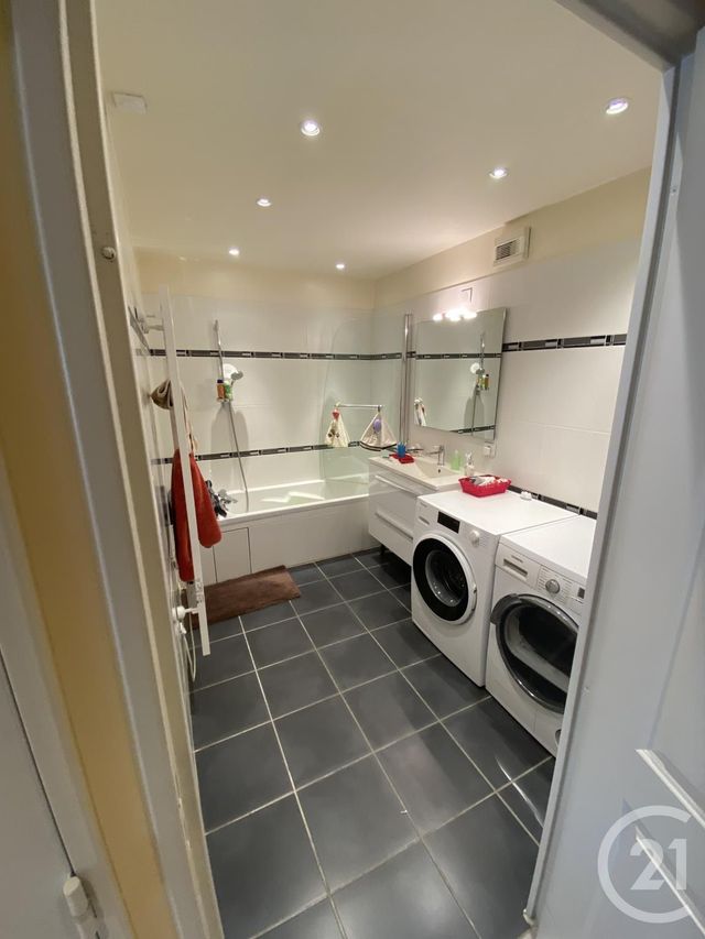 Appartement T3 à vendre - 3 pièces - 92.0 m2 - DECINES CHARPIEU - 69 - RHONE-ALPES - Century 21 Villa Urbana