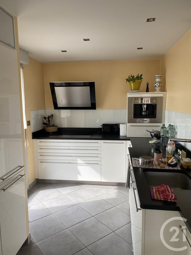 Appartement T3 à vendre - 3 pièces - 92.0 m2 - DECINES CHARPIEU - 69 - RHONE-ALPES - Century 21 Villa Urbana